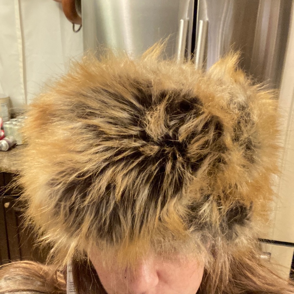 Beautiful hat IMPOSTER animal friendly